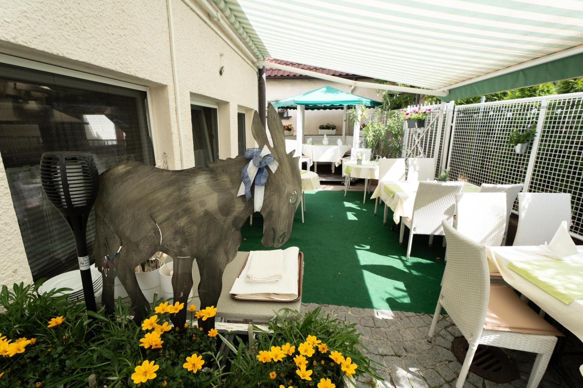 Hotel - Restaurant Traube Neuffen 외부 사진